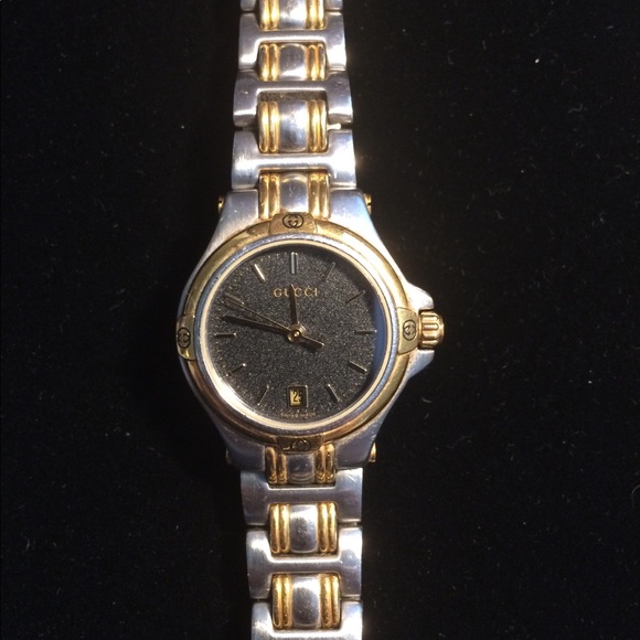 Two-Toned Gucci Watch - Picture 3 of 8